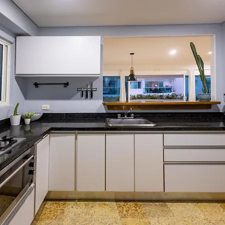 Luxury 3br Apto. Salida A Playa Piscina Jacuzzi Apartamento