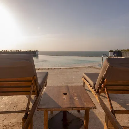 Luxury 3br Apto. Salida A Playa Piscina Jacuzzi Apartamento