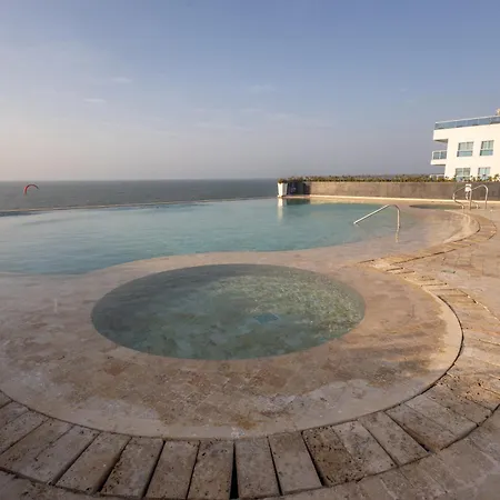 Luxury 3br Apto. Salida A Playa Piscina Jacuzzi Apartamento *