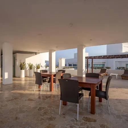 Luxury 3br Apto. Salida A Playa Piscina Jacuzzi