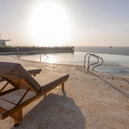 Luxury 3br Apto. Salida A Playa Piscina Jacuzzi Apartamento